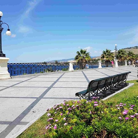 76 Avenue Suites Wi-Fi - Shuttle Reggio di Calabria Buitenkant foto