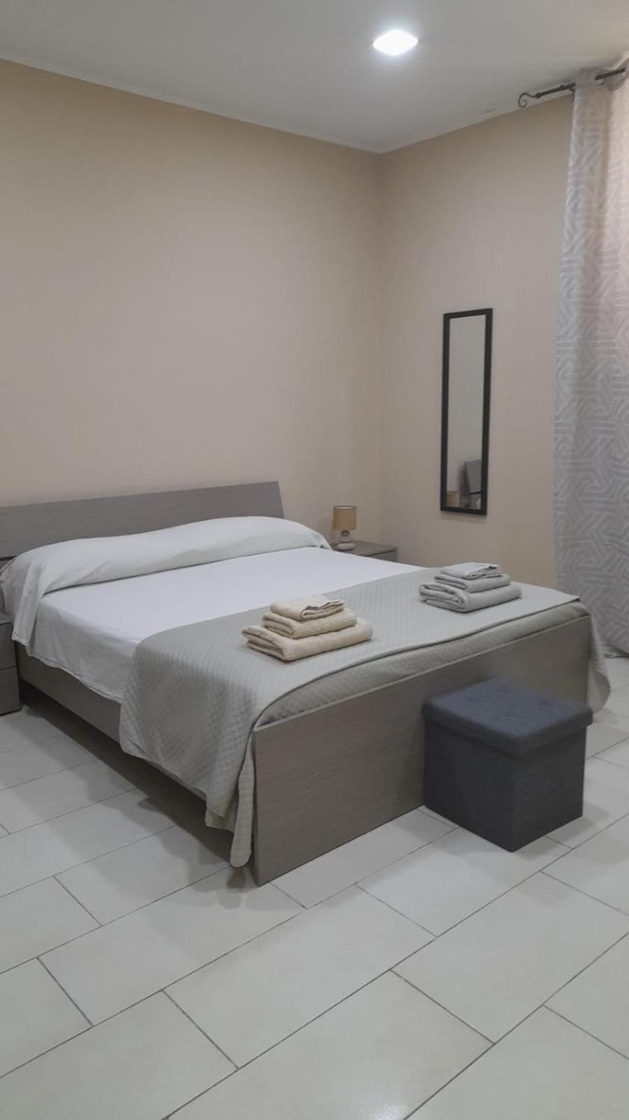 76 Avenue Suites Wi-Fi, Shuttle, Breakfast Reggio di Calabria Buitenkant foto