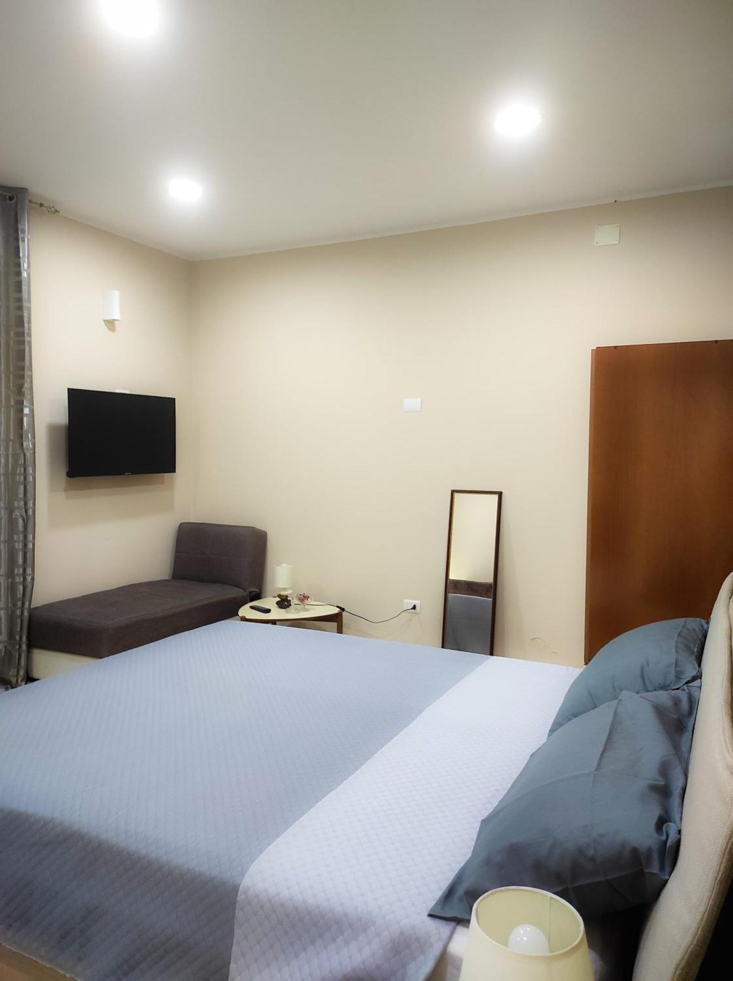 76 Avenue Suites Wi-Fi - Shuttle Reggio di Calabria Buitenkant foto